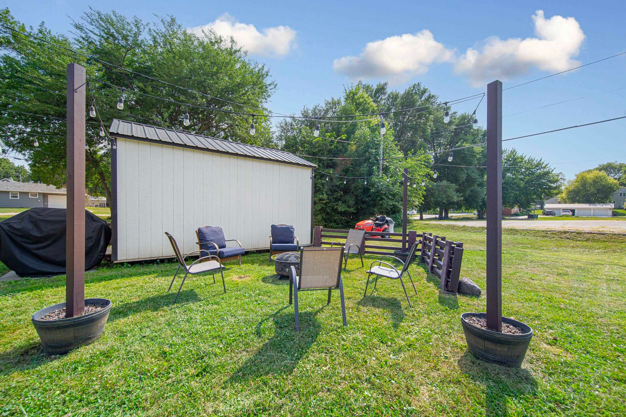 905 Lawler Street - Photo 4