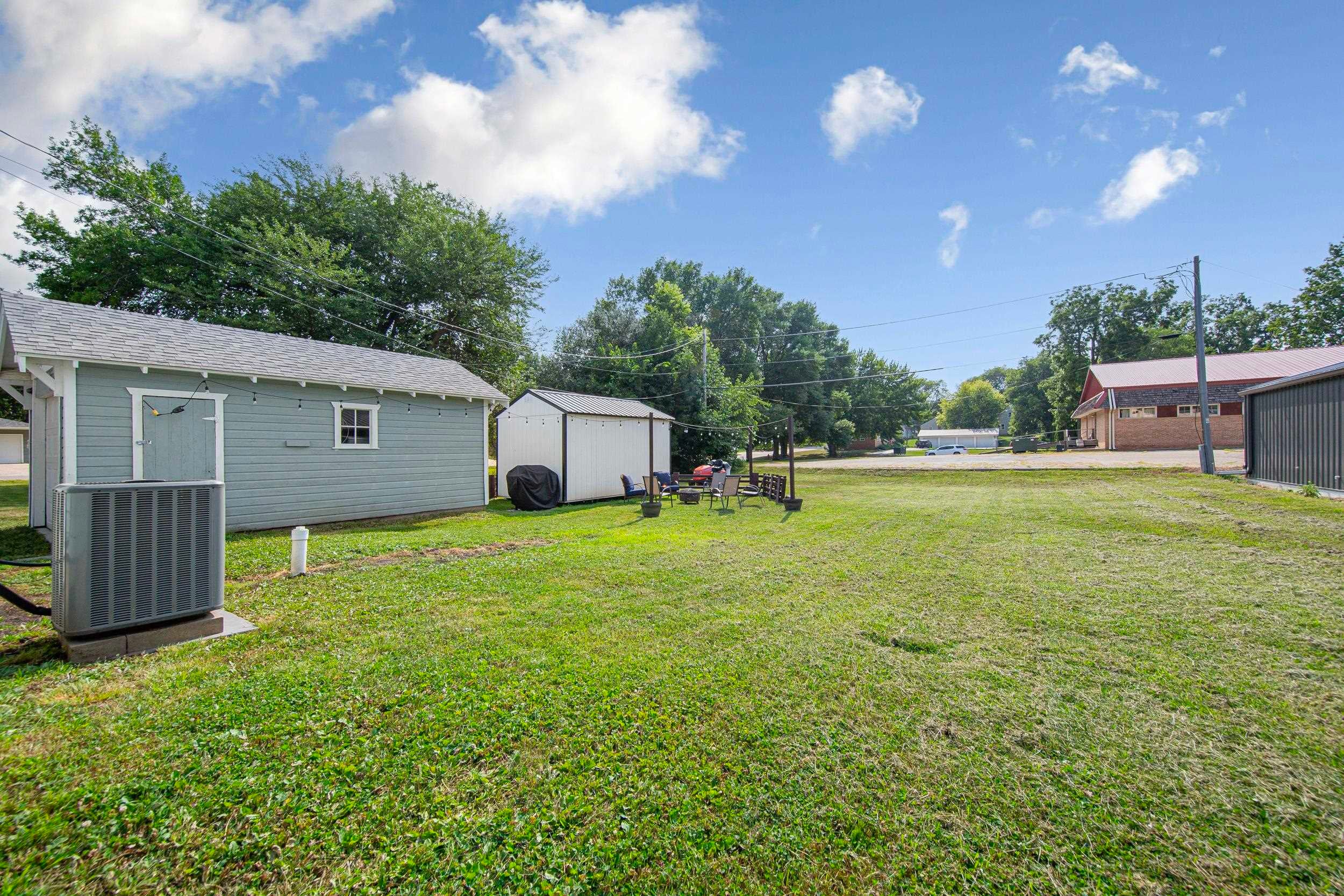 905 Lawler Street - Photo 3