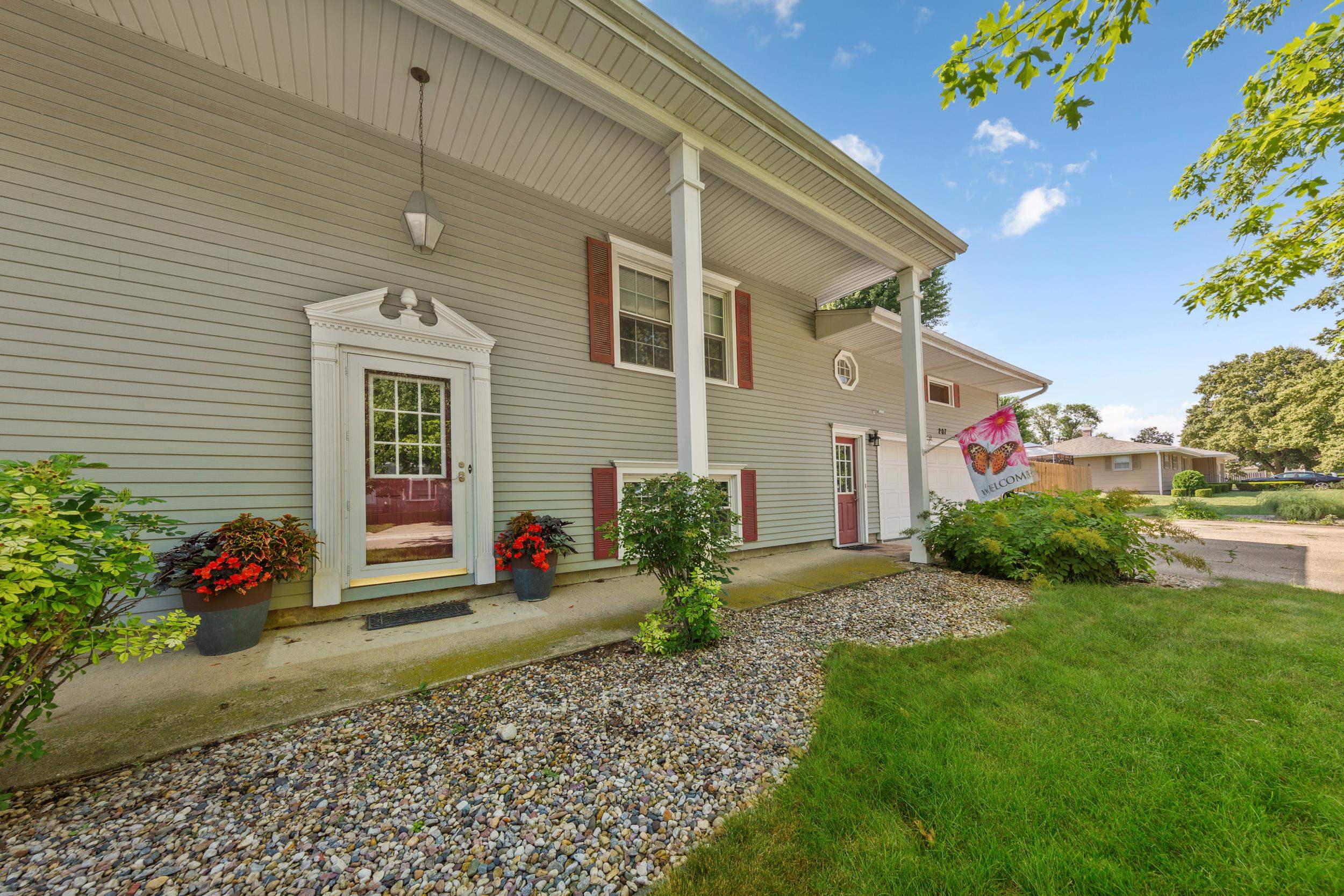207 Wallace Street - Photo 4