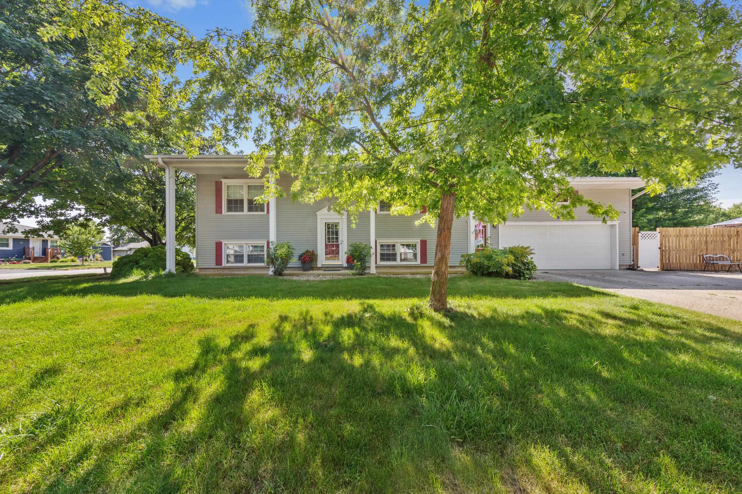 207 Wallace Street - Photo 2