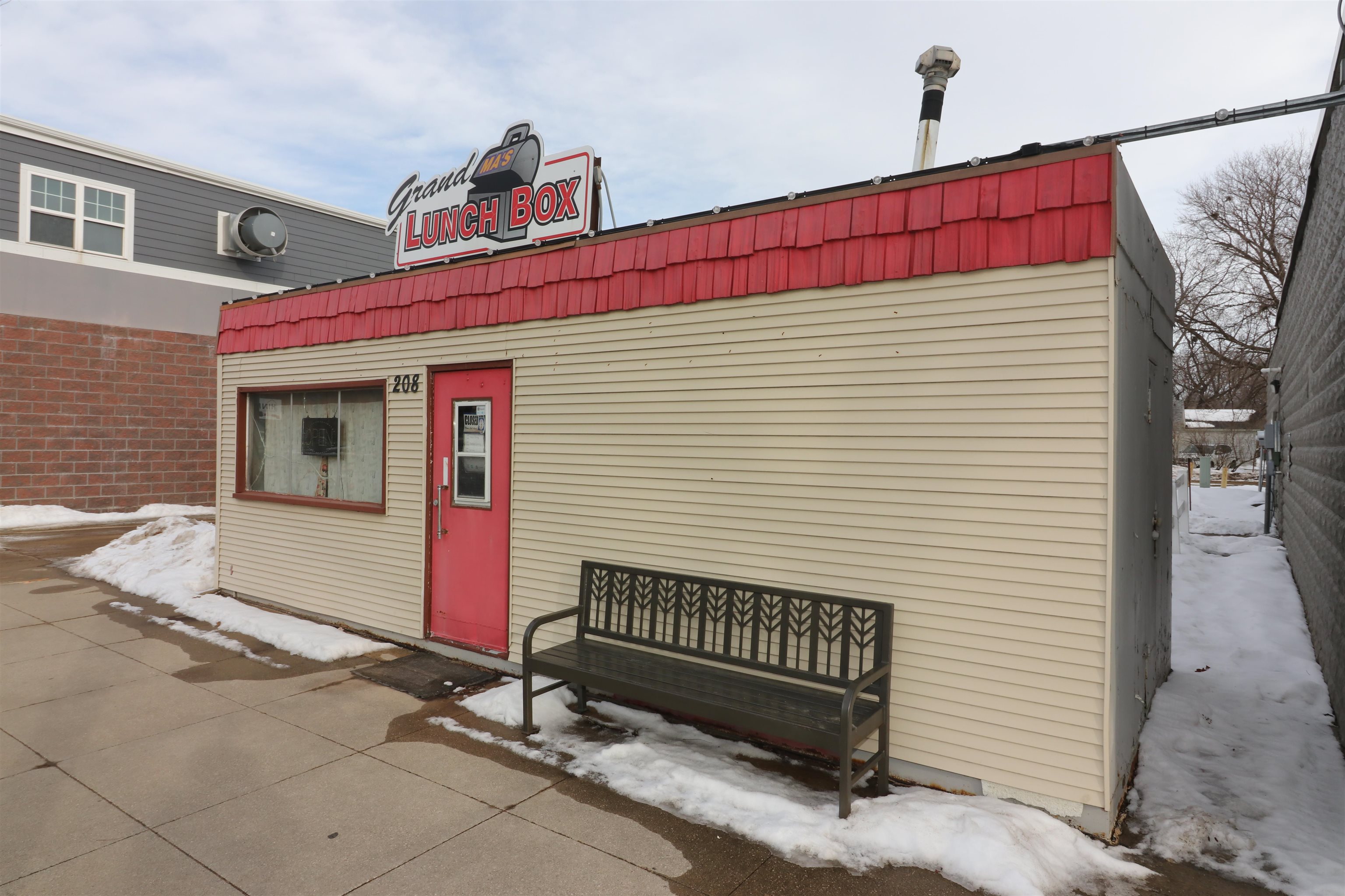 Photo 1 of 11 — 208 Grand Avenue, Spencer, IA 51301