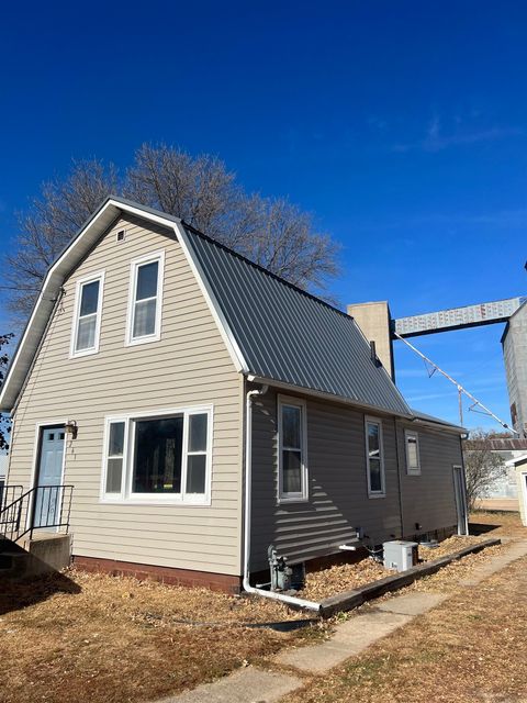 Photo of 261 state st St, Jackson, MN 56143 (MLS # 251571)