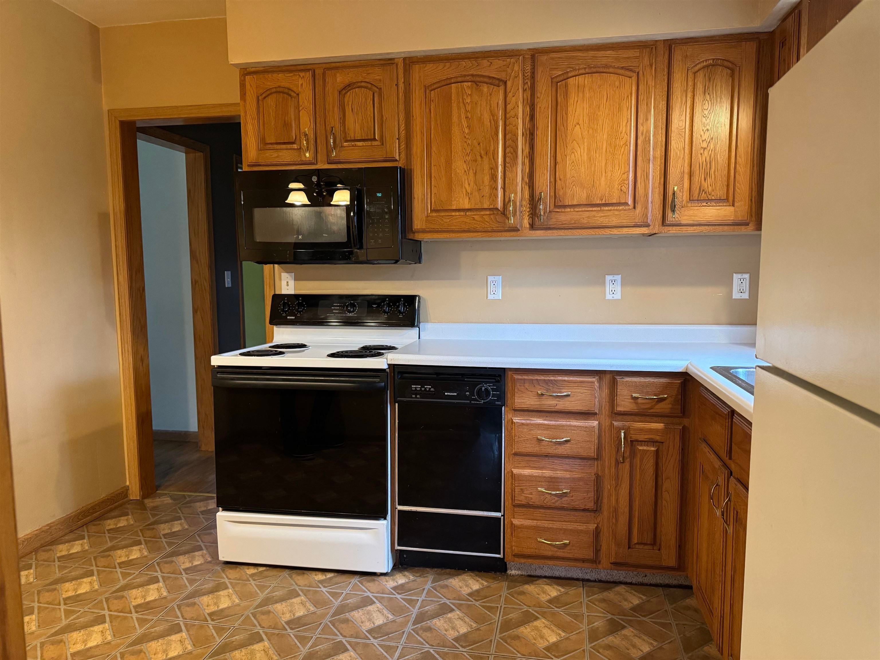 1418 4th Ave East - Photo 2