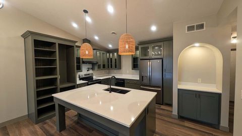 Photo of 905 5th Ave SW, Spencer, IA 51301 (MLS # 251414)