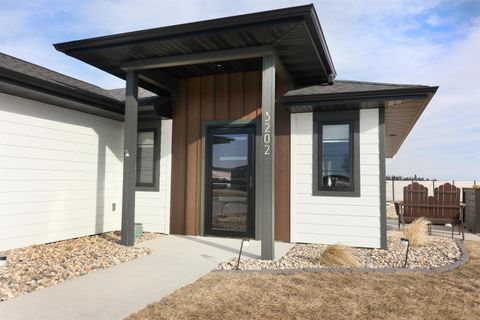 Photo of 3202 W 3rd Street, Spencer, IA 51301 (MLS # 260071)