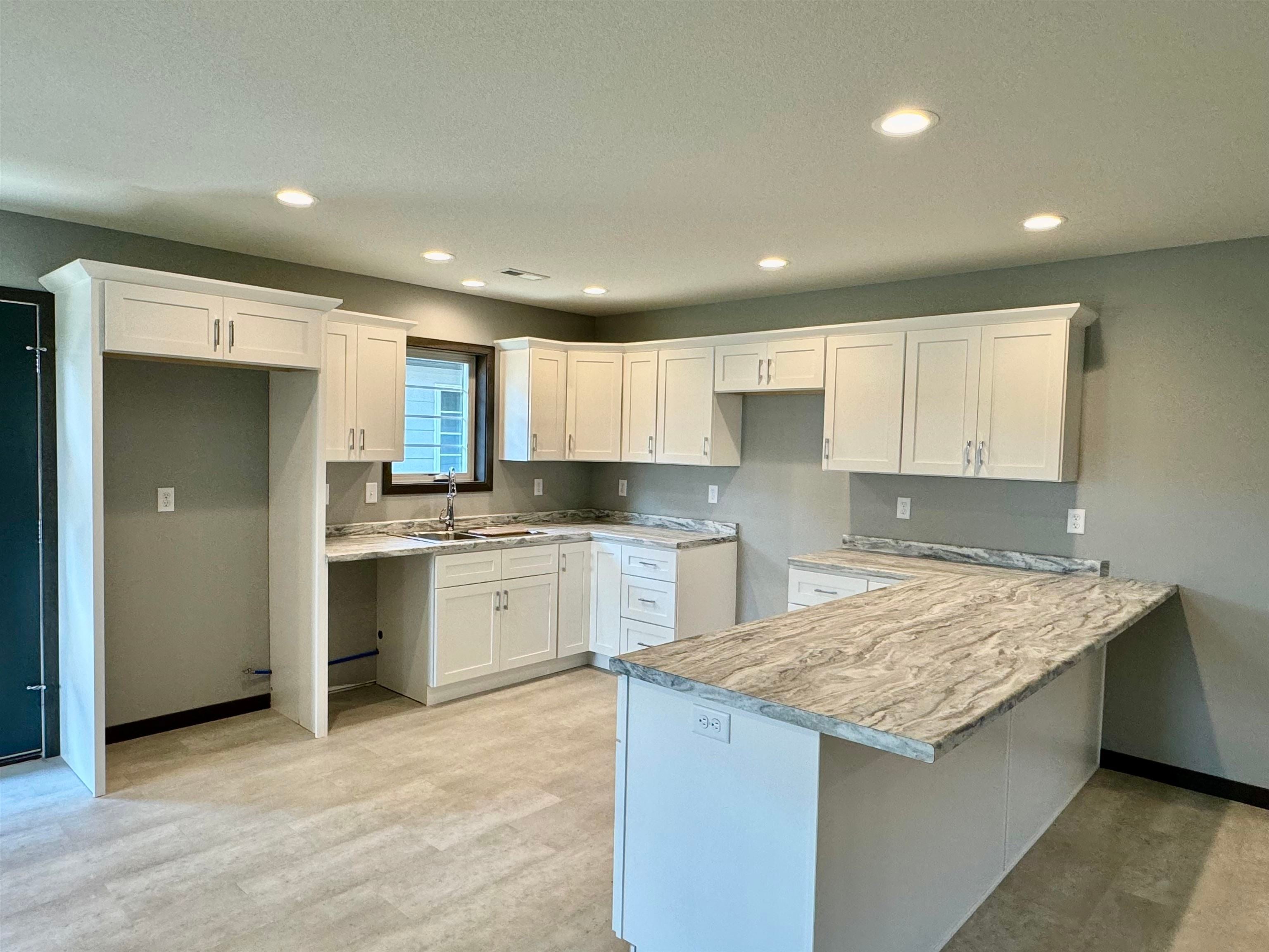 213 34th Avenue W - Photo 2