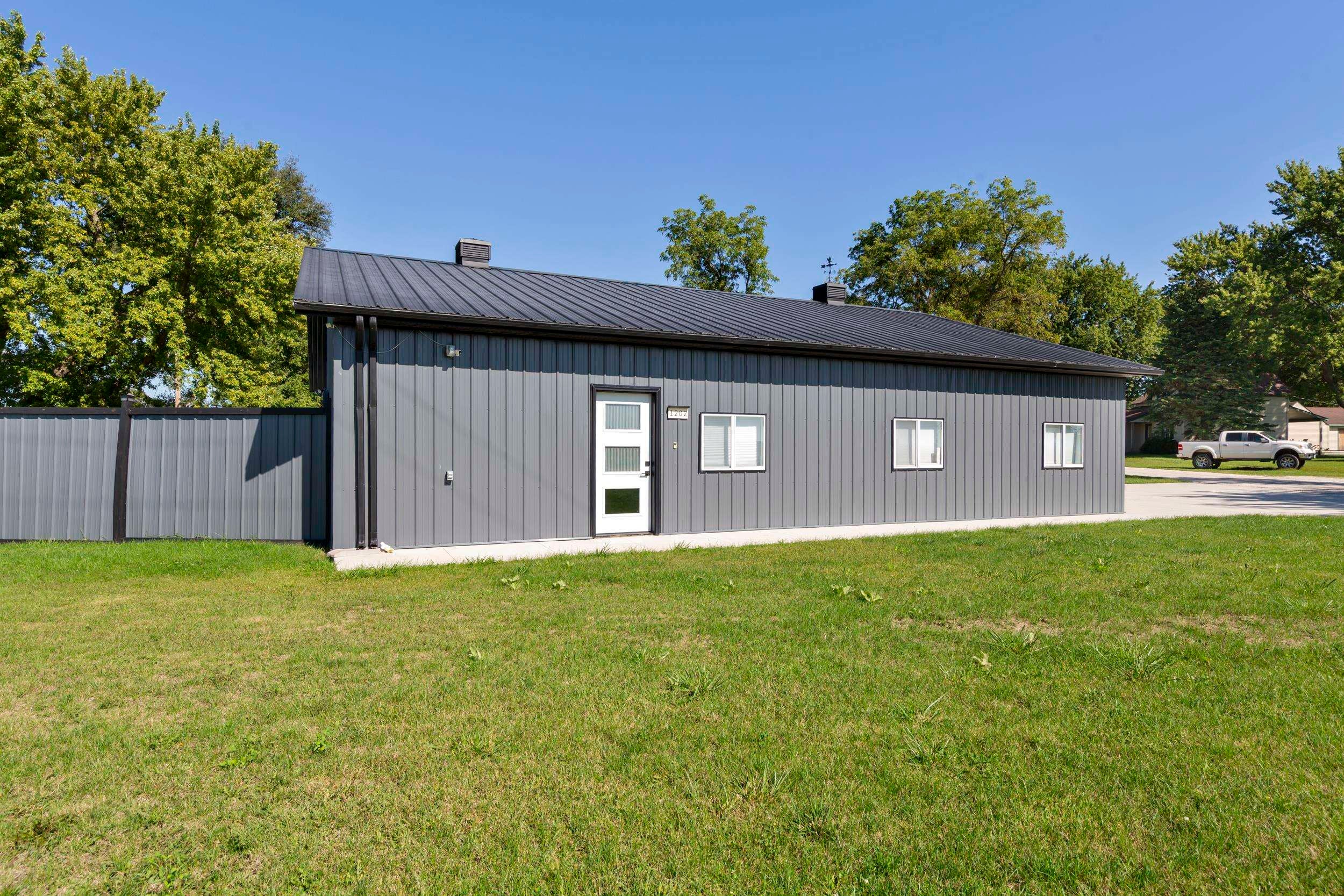 1202 Doon Street - Photo 2