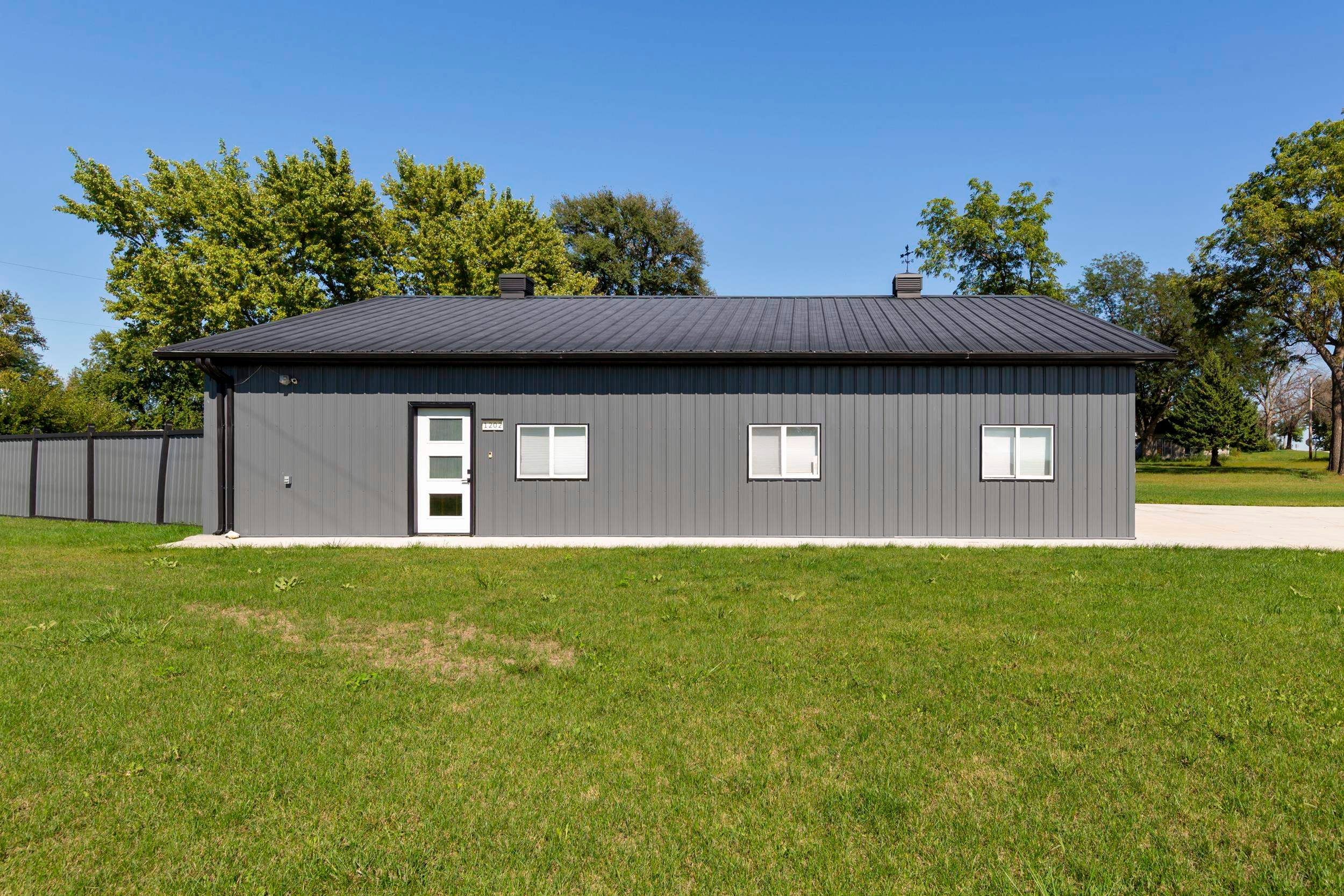 1202 Doon Street - Photo 3
