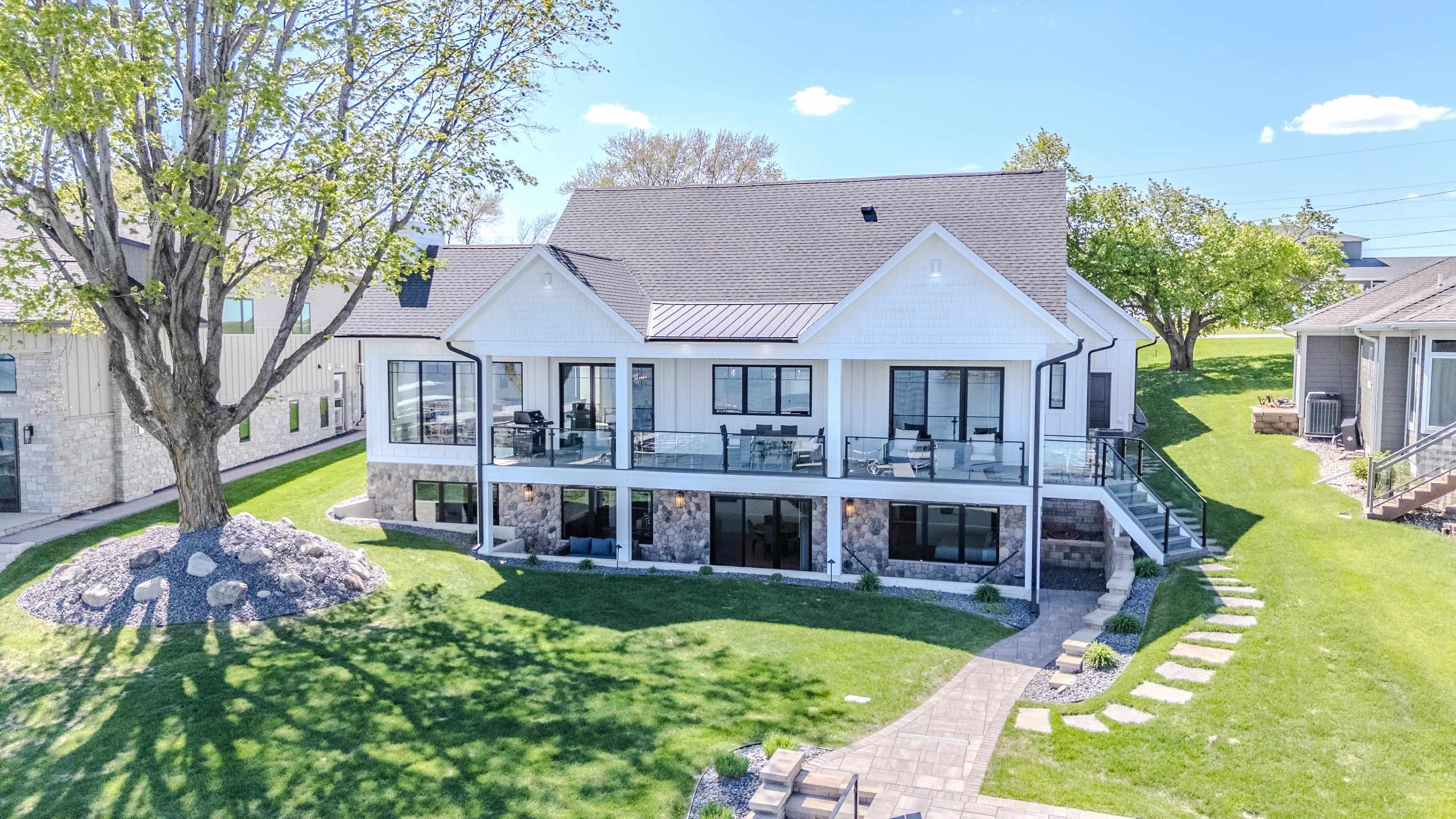 Photo 1 of 43 — 2720 Breezy Heights, Wahpeton, IA 51351