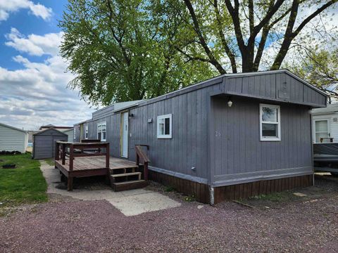 Photo of 1502 Memphis Avenue #26, Spirit Lake, IA 51360 (MLS # 260421)