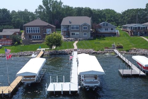 Photo of 3012 Lakeview Street, Wahpeton, IA 51351 (MLS # 260121)