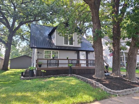 Photo of 1203 North 6th Street, Estherville, IA 51334 (MLS # 260069)