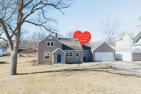 Photo of 313 3rd Street E, Lake Park, IA 51347 (MLS # 251331)