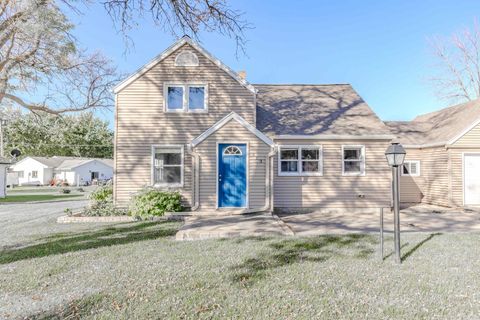 Photo of 313 3rd Street E, Lake Park, IA 51347 (MLS # 251331)