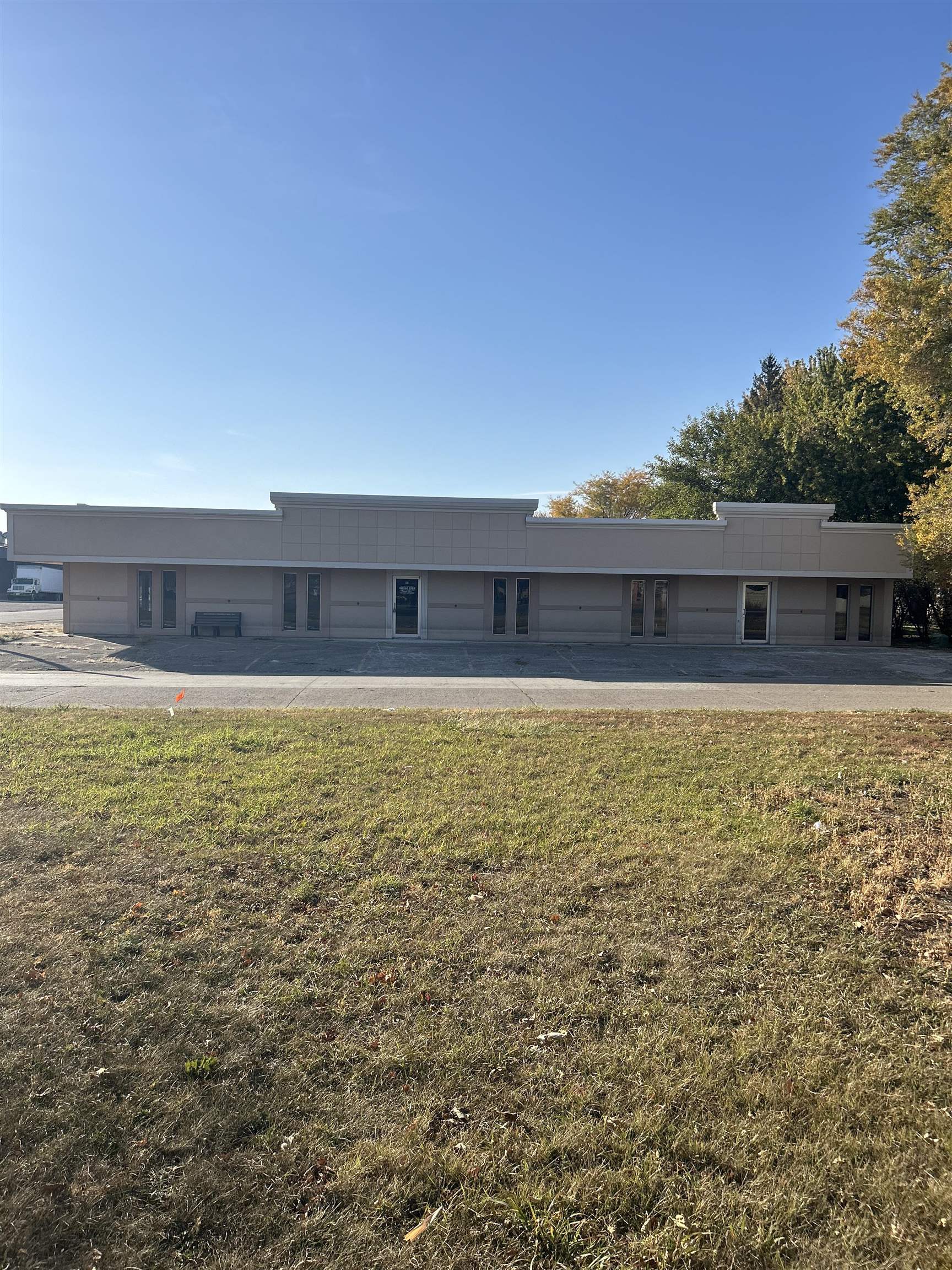 Photo 1 of 13 — 203 10th Street SW, Spencer, IA 51301