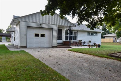 Photo of 1015 5th Place Pl, Sibley, IA 51249 (MLS # 251242)