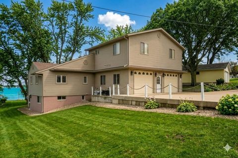 Photo of 2714 Breezy Heights Drive, Wahpeton, IA 51351 (MLS # 260126)