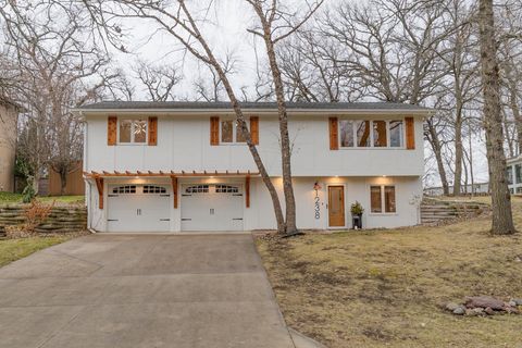 Photo of 1238 Summer Circle, Okoboji, IA 51355 (MLS # 251497)