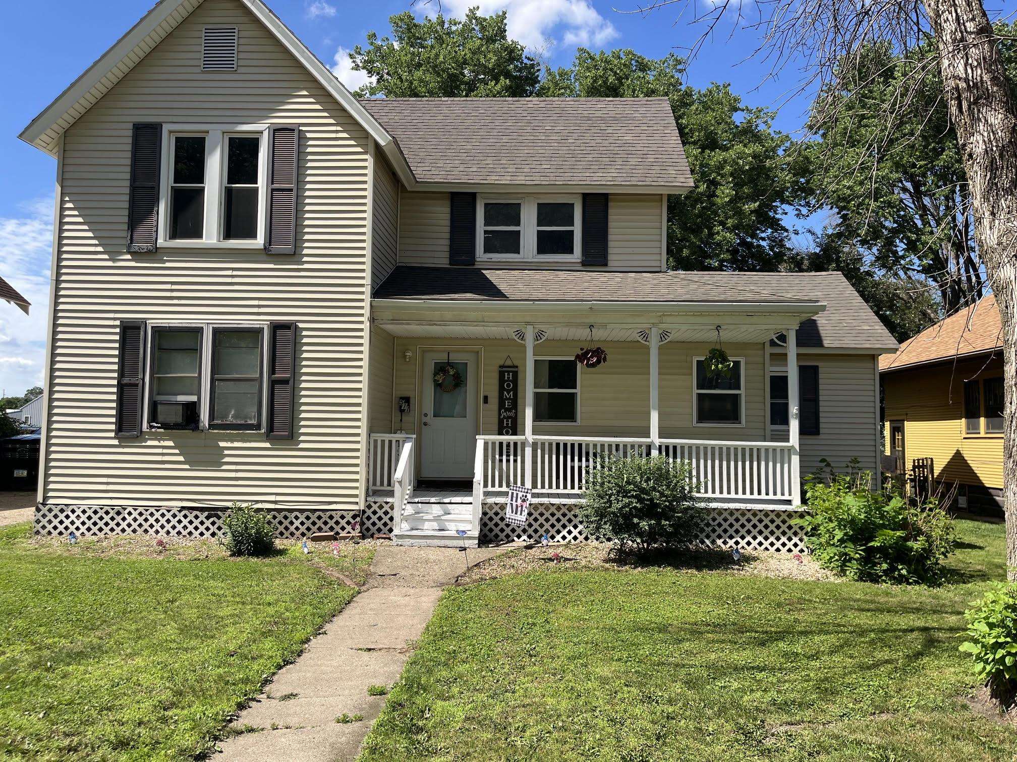 Photo 1 of 18 — 511 E 4th Street, Spencer, IA 51301