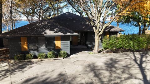 Photo of 3019 1st Street, Arnolds Park, IA 51331 (MLS # 251326)