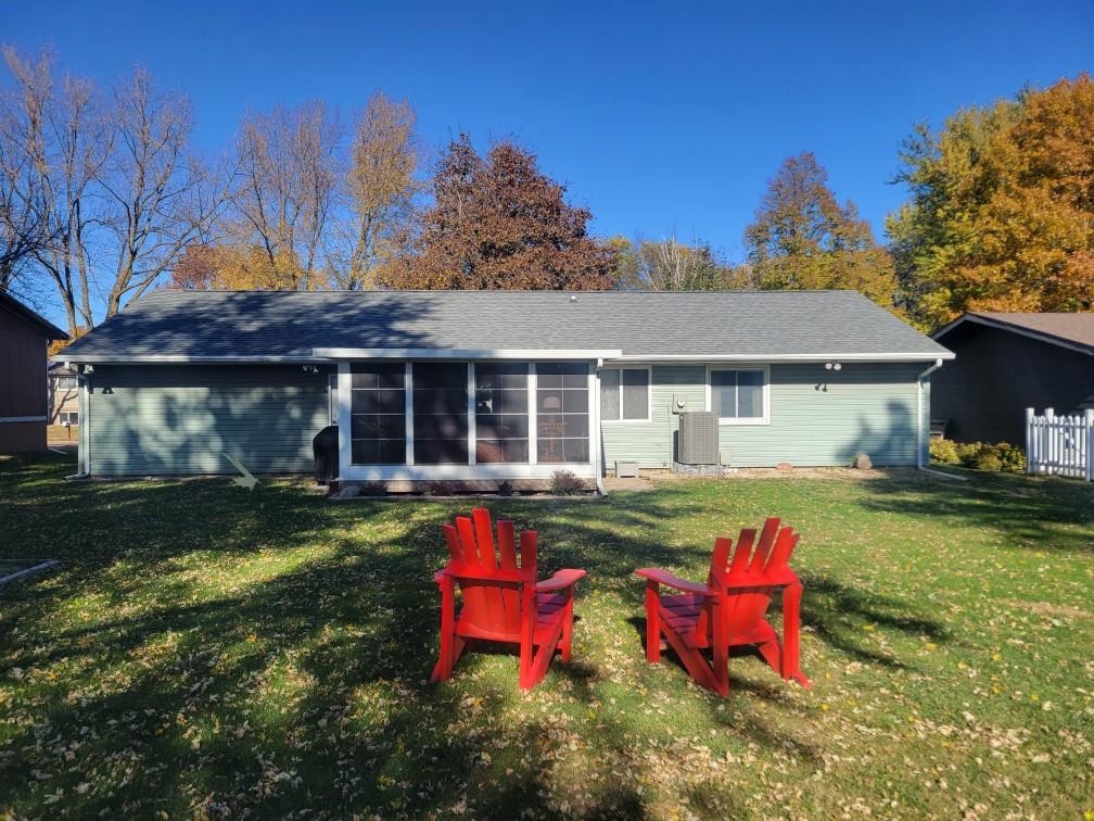 304 9th Street SW - Photo 3