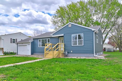 Photo of 1314 4th Avenue N, Estherville, IA 51334 (MLS # 260410)