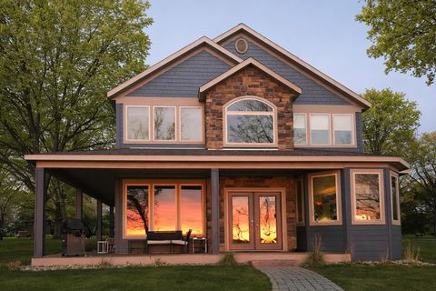 Photo of 2212 Manhattan Boulevard, Wahpeton, IA 51351 (MLS # 251243)