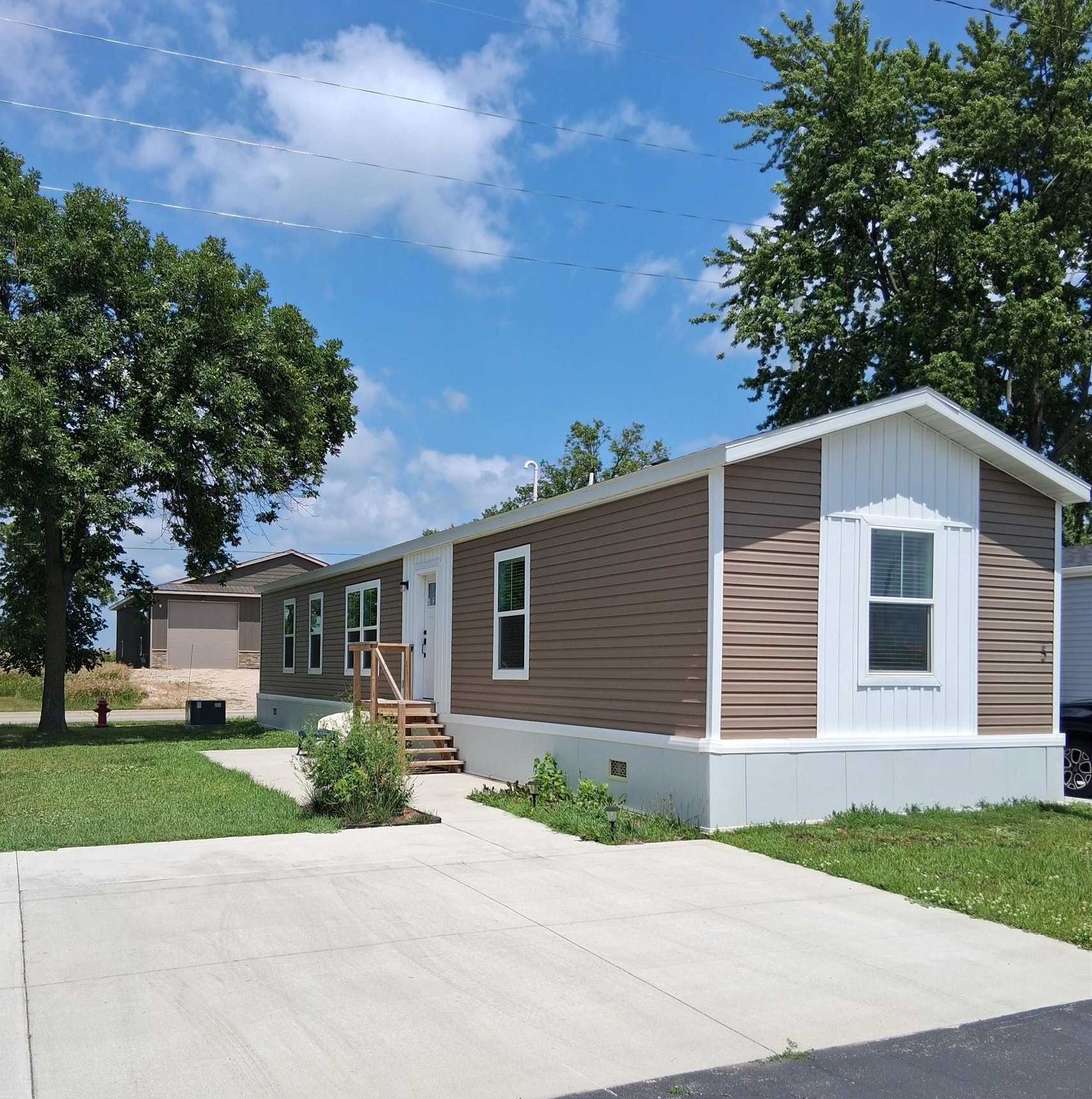Photo 1 of 15 — 1502 Memphis Avenue 5, Spirit Lake, IA 51360