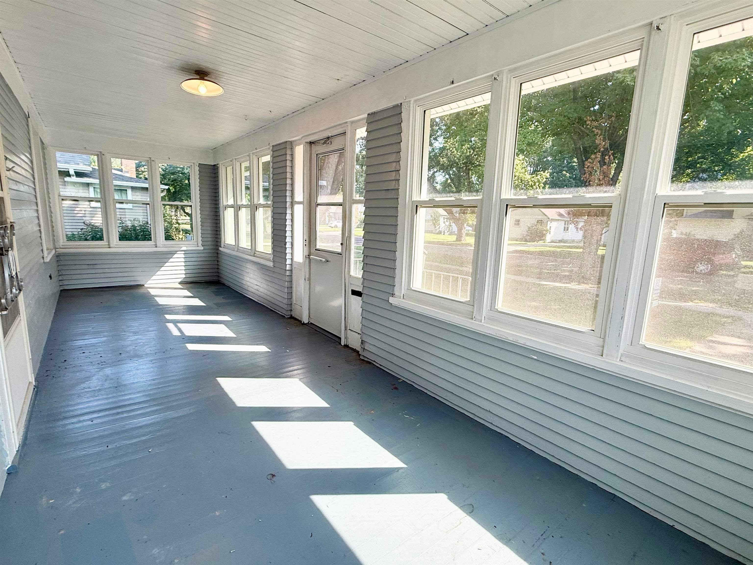 1413 2Nd Avenue E - Photo 2