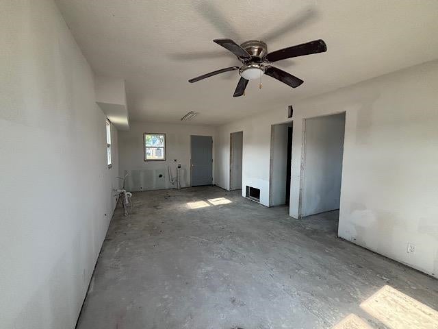 225 W Park Street - Photo 3