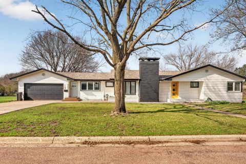 Photo of 1107 Breezy Meadow Lane, Spencer, IA 51301 (MLS # 260323)