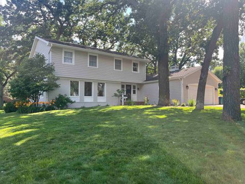 Photo of 413 8th St St, Spirit Lake, IA 51360 (MLS # 260103)