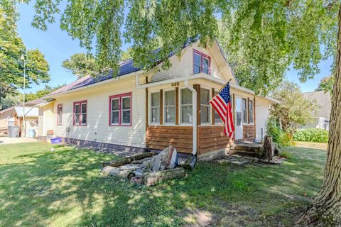 Photo of 172 Iowa Street, Arnolds Park, IA 51331 (MLS # 251255)