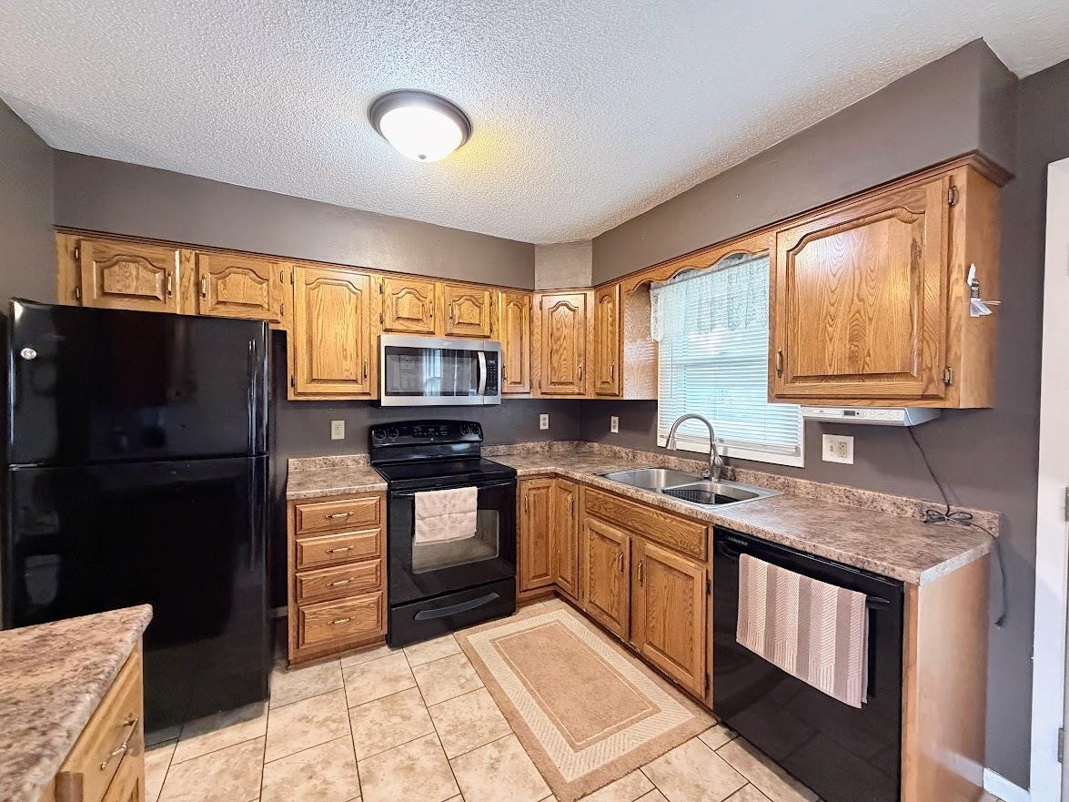 1217 13Th Avenue W - Photo 4
