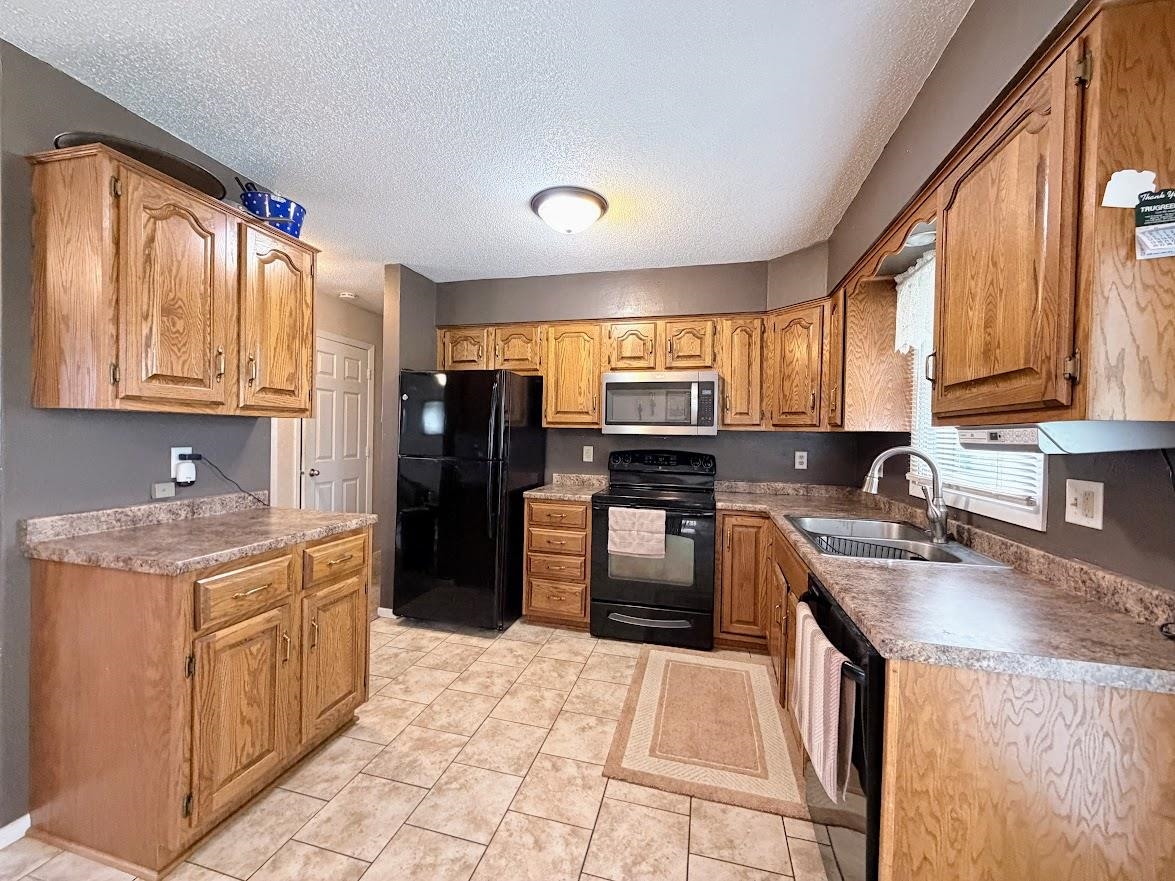 1217 13Th Avenue W - Photo 3