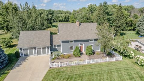 Photo of 701 4Th Street SW, Spencer, IA 51301 (MLS # 251191)