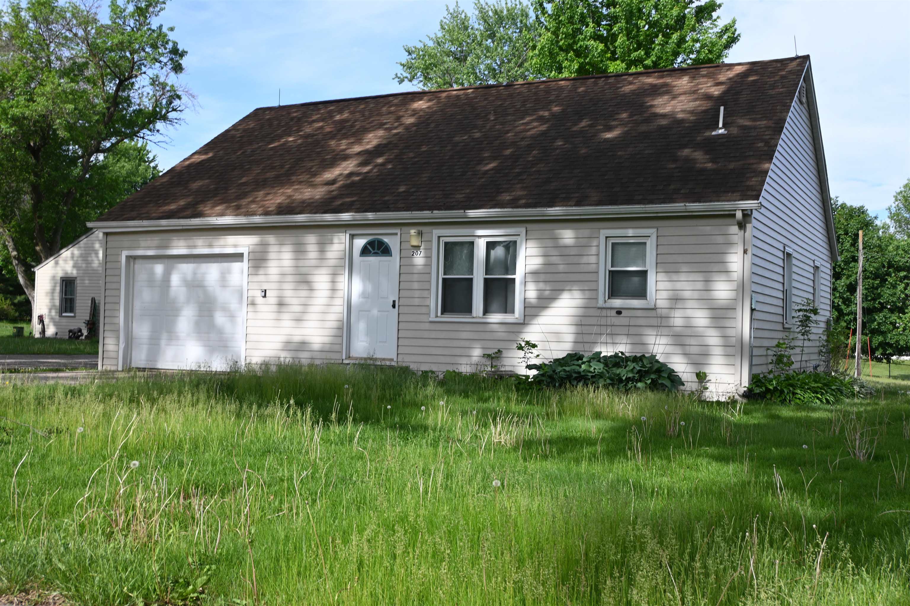 Photo 1 of 10 — 207 Melrose Street, Wall Lake, IA 51466