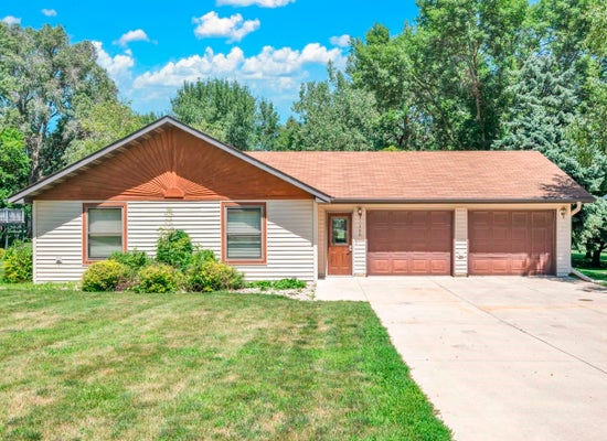 1300 COUNTRY CLUB DR, OKOBOJI, IA 51355 - Image d3483cc7a5752a4a2b1ef770c0cf09bd/1671921237