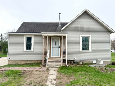 Photo of 118 W 14Th Street, Spencer, IA 51301 (MLS # 251604)