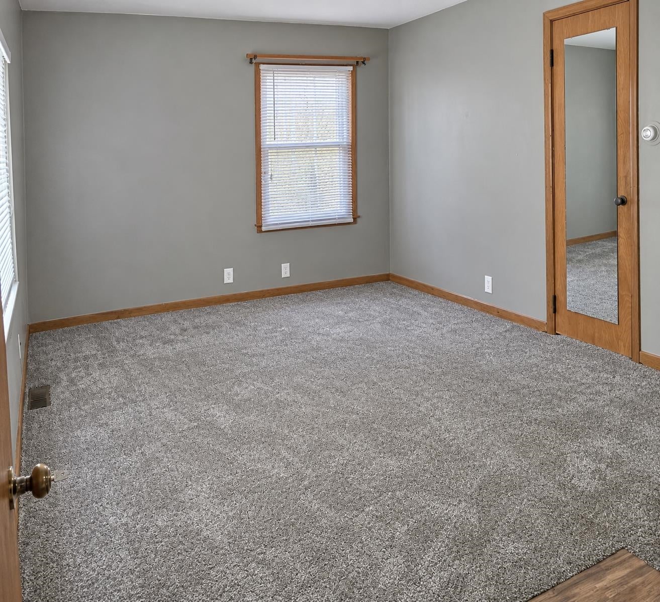 1517 Central Avenue Apt 1 - Photo 2