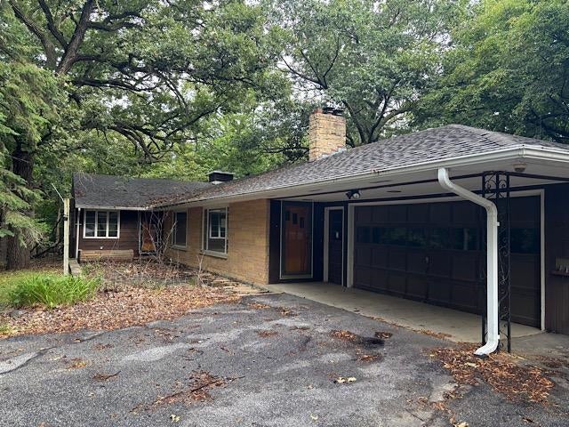 313 Maple Place