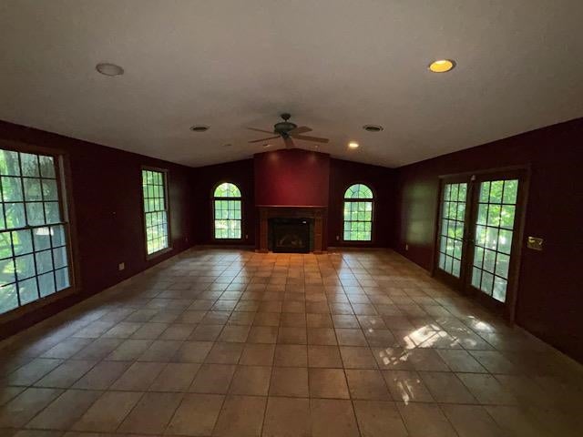 313 Maple Place - Photo 3