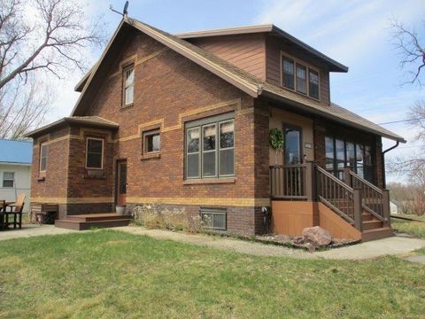 Photo of 501 Des Moines Street, Emmetsburg, IA 50536 (MLS # 260214)