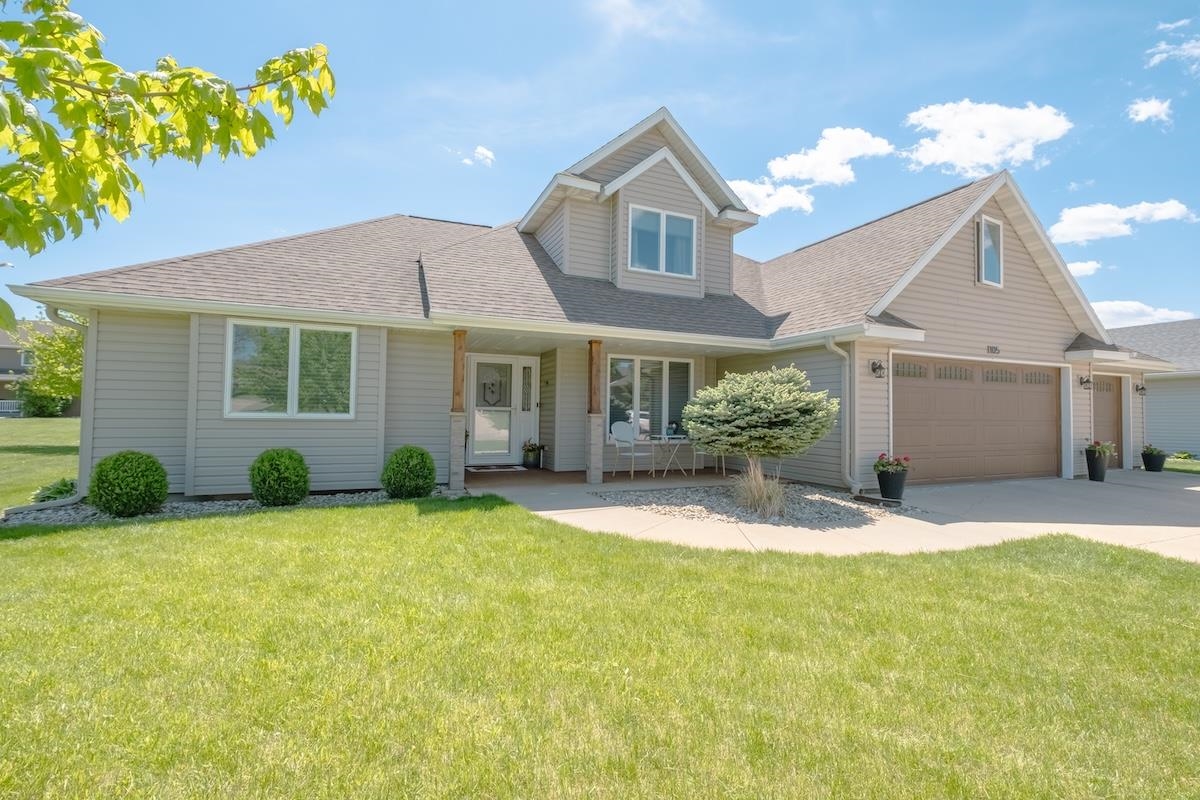 Photo 1 of 21 — 1105 29th Street, Spirit Lake, IA 51360