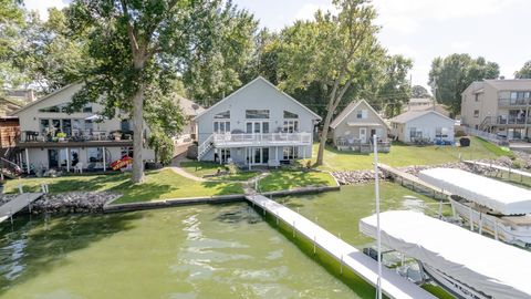 Photo of 380 Lake Drive, Arnolds Park, IA 51331 (MLS # 260087)