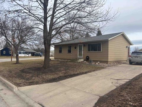 Photo of 1914 N 7th Street, Estherville, IA 51334 (MLS # 260109)