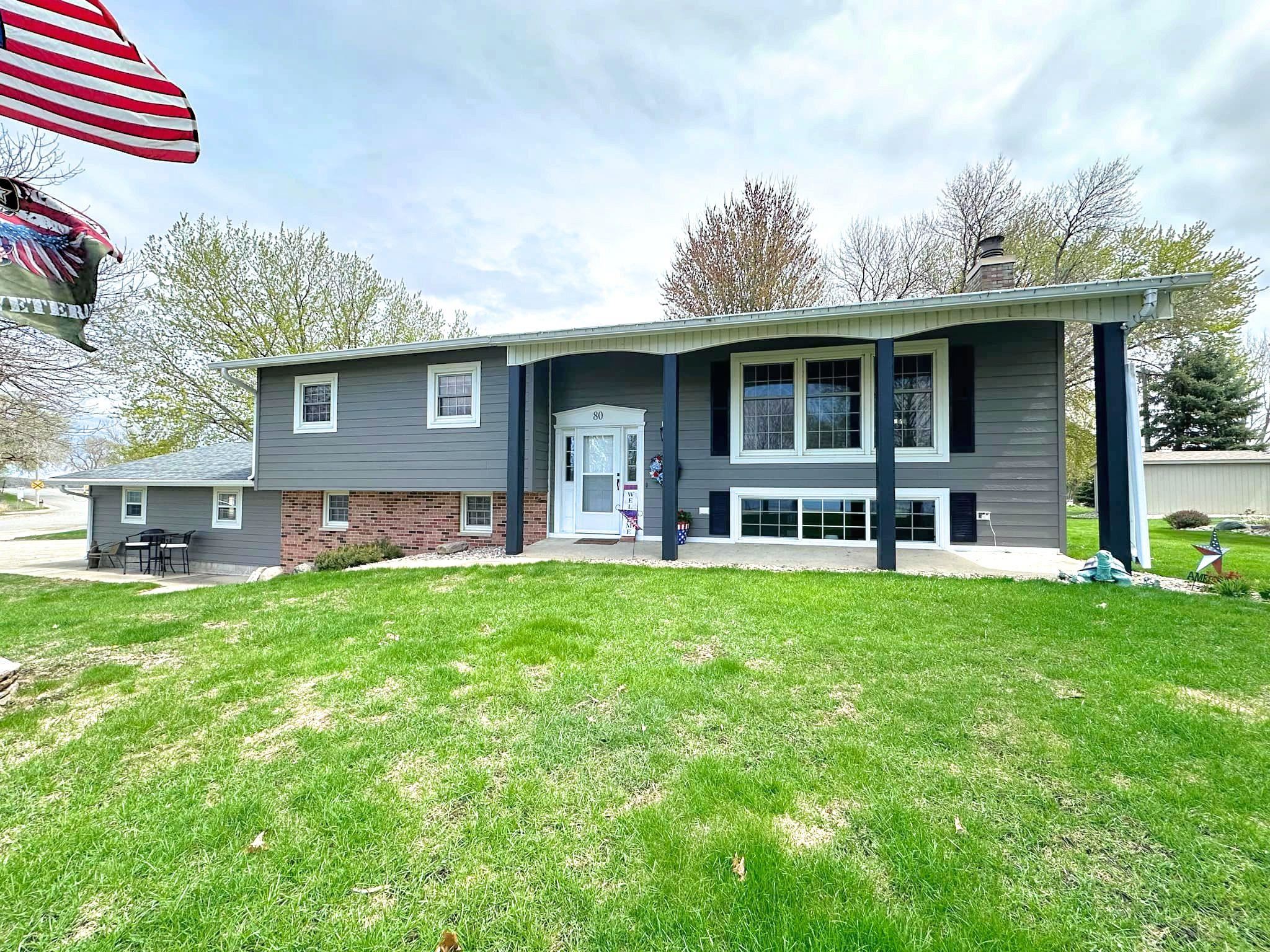 Photo 1 of 28 — 80 Lake Shore Drive, Emmetsburg, IA 50536