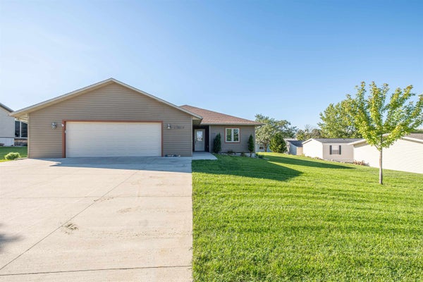 605 BLUE HERON RD, ARNOLDS PARK, IA 51331 - Image ee812b4a9c1902bf9e038f88ef4ff40b/3638640786