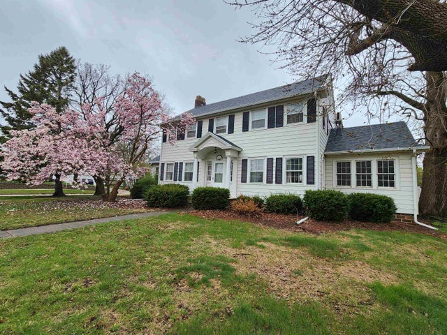 2807 Main Street