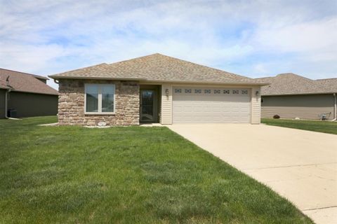 Photo of 79 Stoneybrook Circle SW, Spencer, IA 51301 (MLS # 260406)